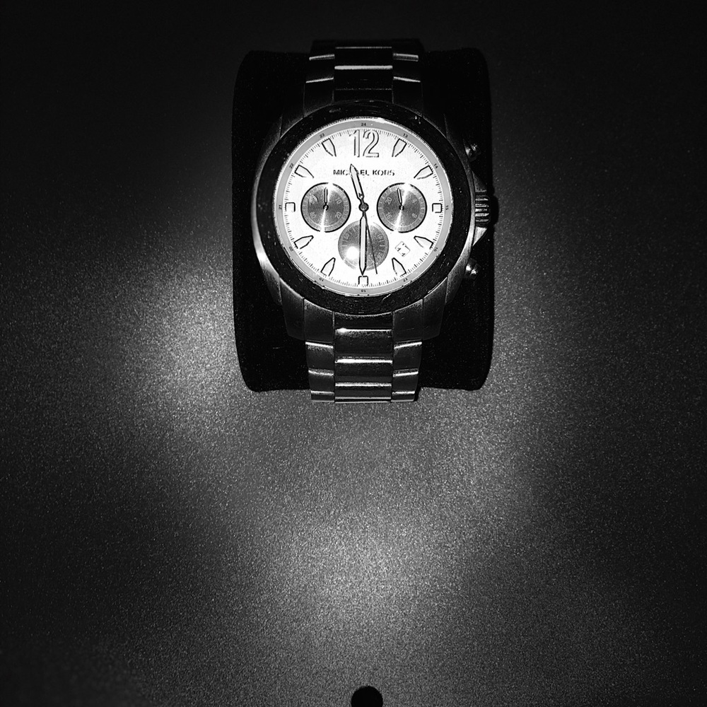3 Michael Kors watches for $350 - Picture 4 of 4